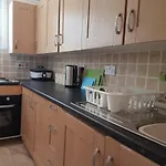Pretty 2 Bedroom Flat With Loft Bedroom